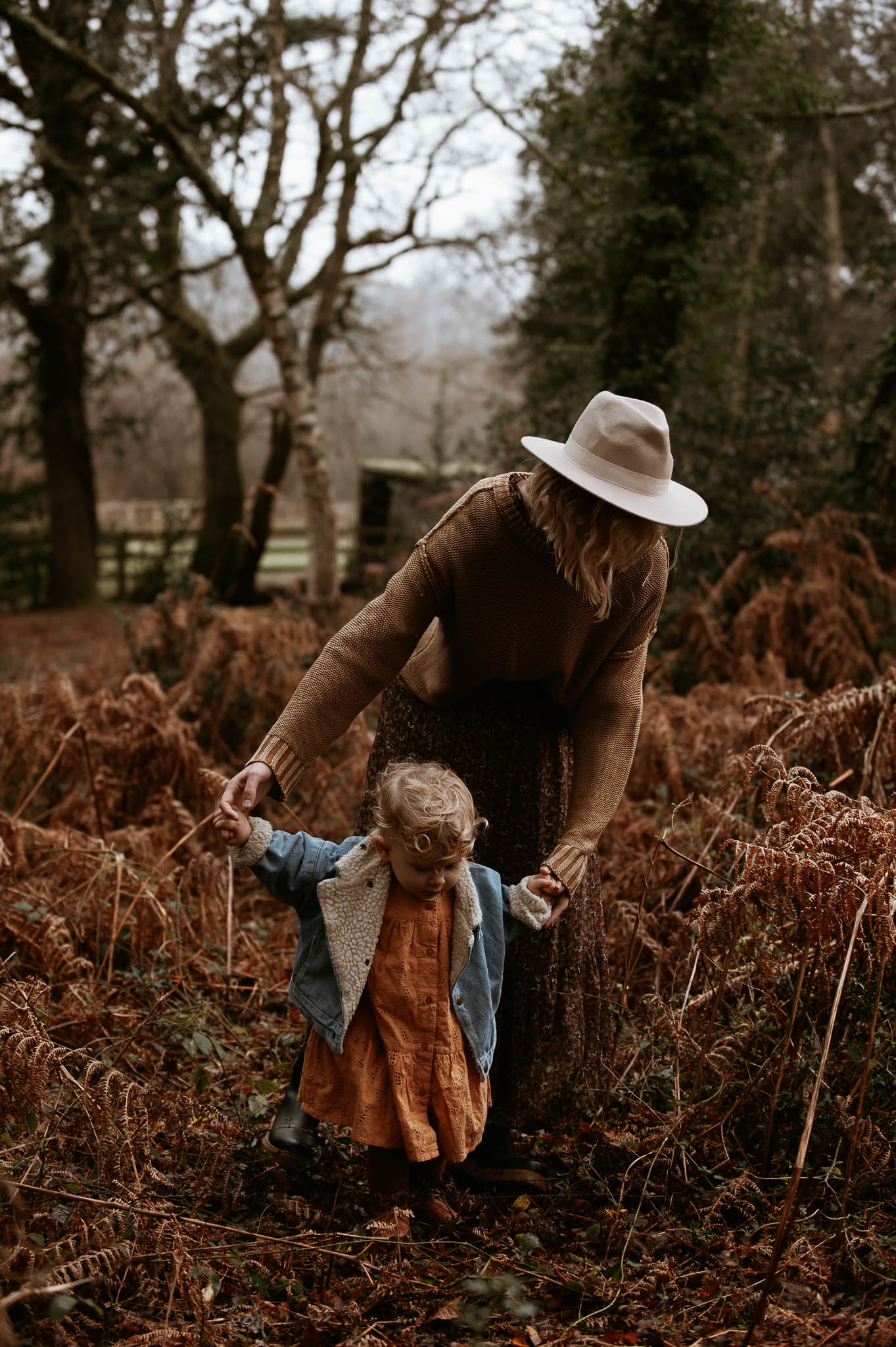 An outdoor family photoshoot in Hampshire