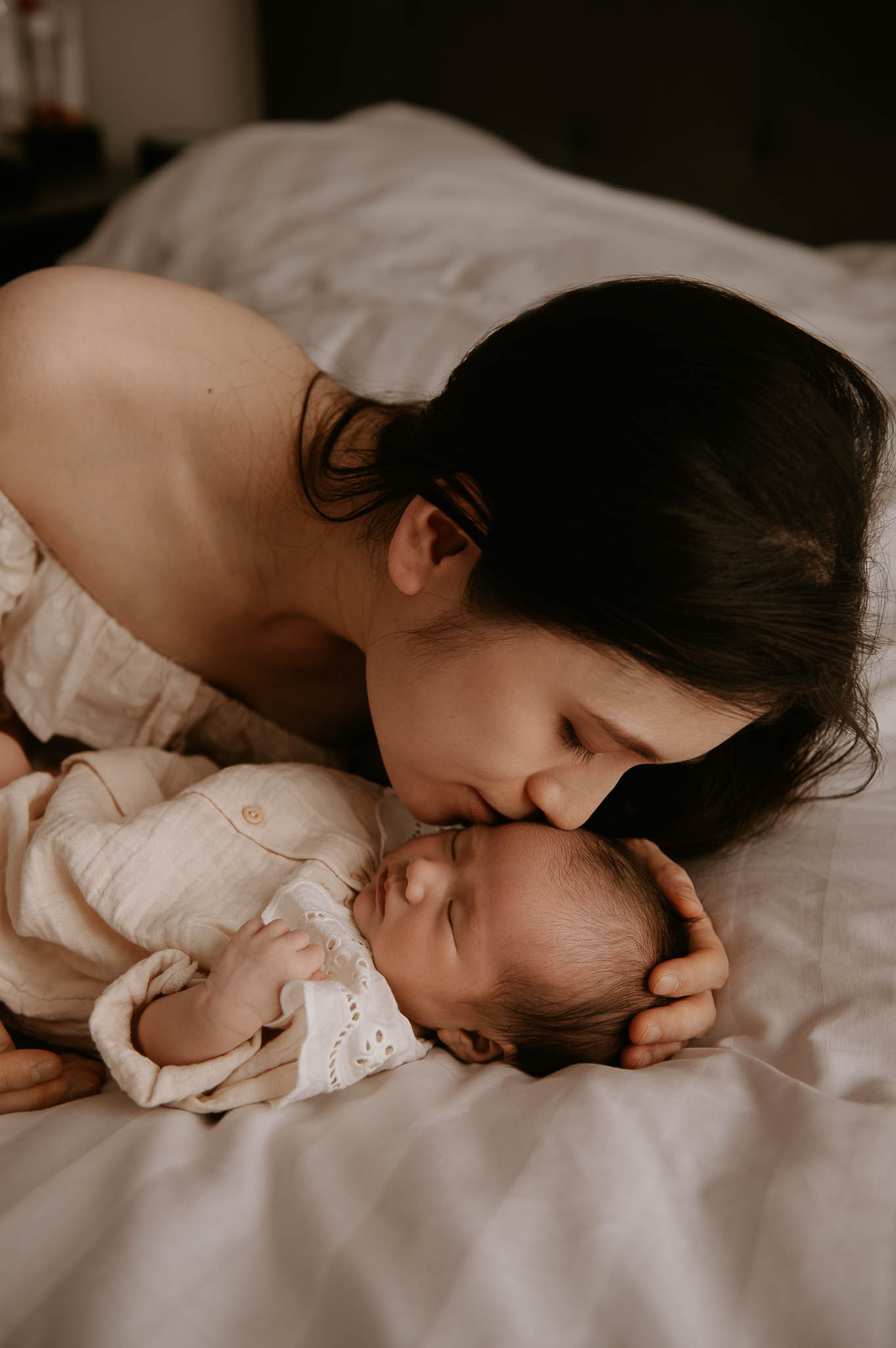 Candid and relaxed in-home Hampshire newborn photography